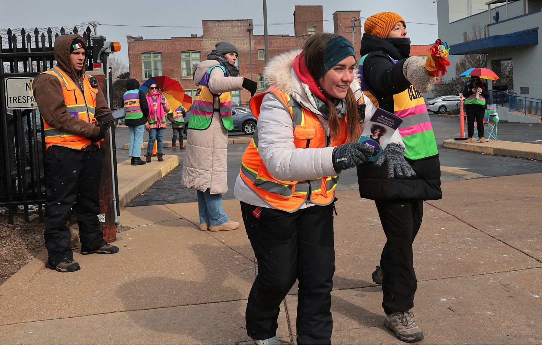 As abortion services move towards resuming in Missouri, protests do too